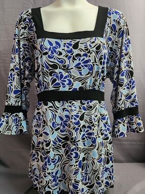 Bay Studio Plus Blue Floral Square-Neck Tunic with Black Trim
